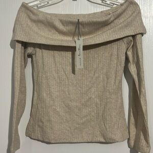 Nine Britton- Long sleeve off shoulder ribbed knit top in off-white